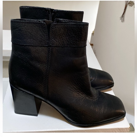 Franco Sarto Womens Black Ankle Booties Leather Block Heel 10M Business Casual - Picture 7 of 14